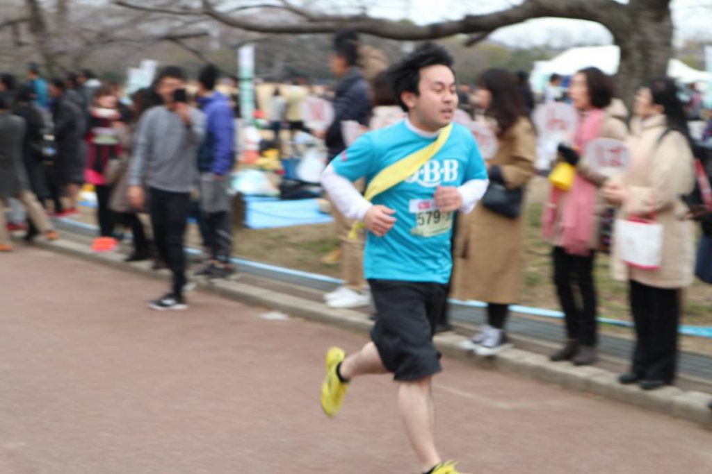 神戸マラソン初参加のQBBランナーを紹介しています。
